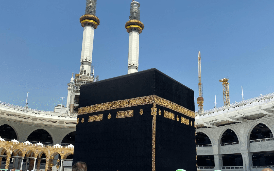 Peregrinos realizando el Hajj en La Meca en una vista cercana durante la peregrinación