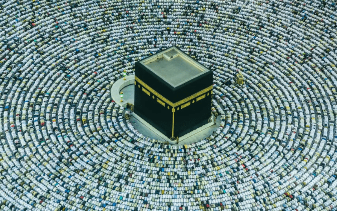 La Kaaba en La Meca durante el Hajj y la Umrah